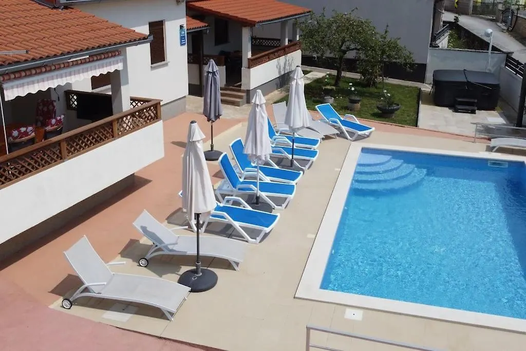Apartments Rudez - Pool - Jacuzzi Фажана