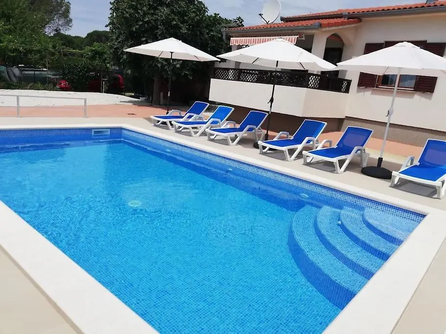 Apartments Rudez - Pool - Jacuzzi Фажана